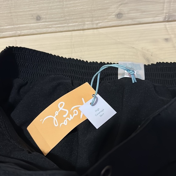 Women’s Kona sol high coverage skirt black NWT - Picture 10 of 12